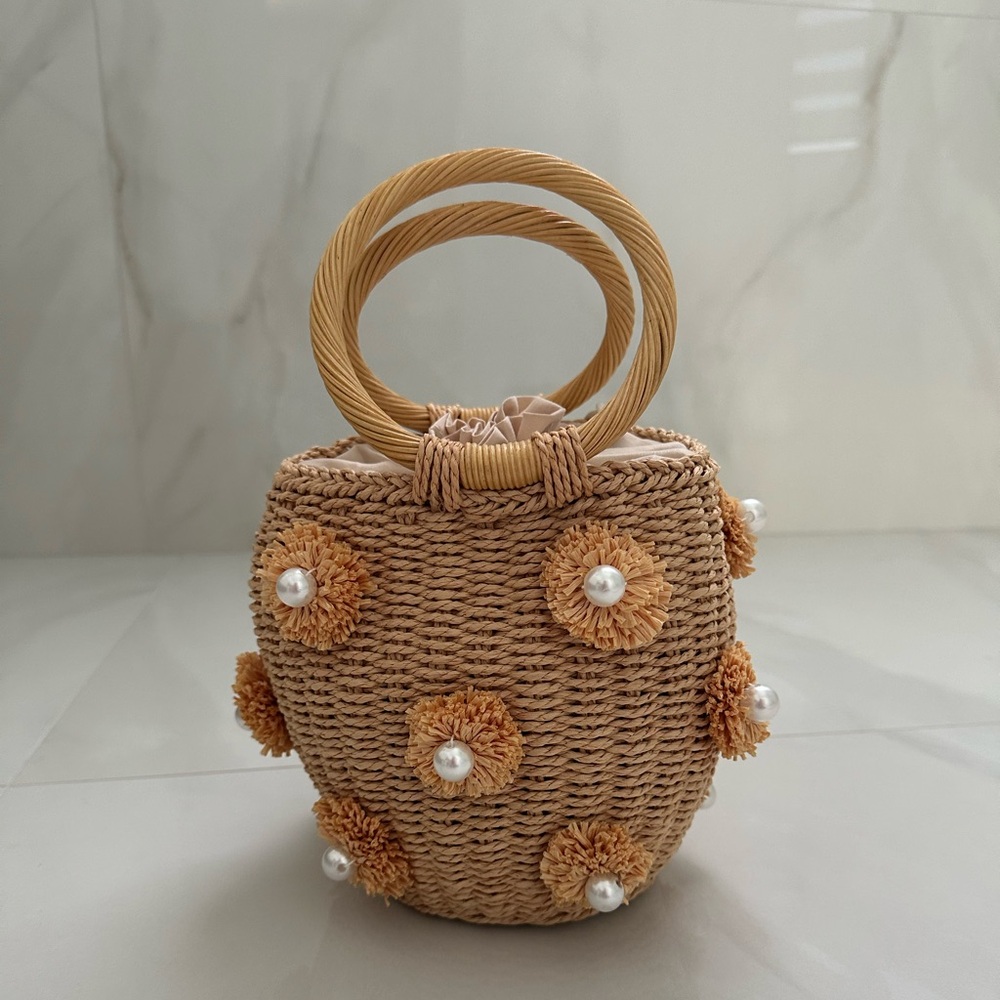 Flower Pearls Rattan Bucket Bag